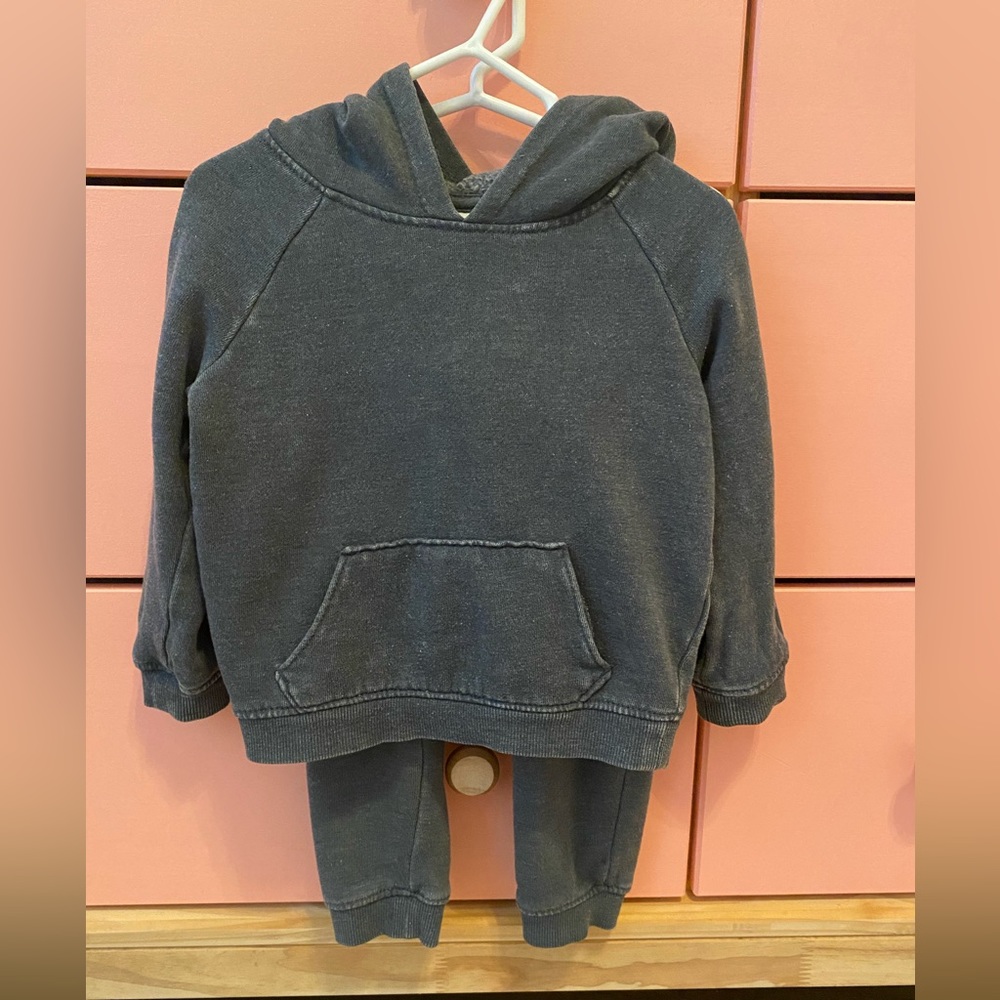 Toddler sweats suit